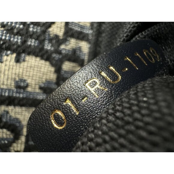 Christian Dior Womens Canvas Oblique Saddle Bag With Gold Hardware & Adjustable - Picture 8 of 16